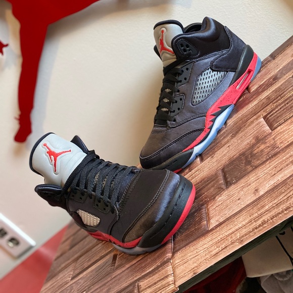 Air Jordan 5 - Picture 7 of 8